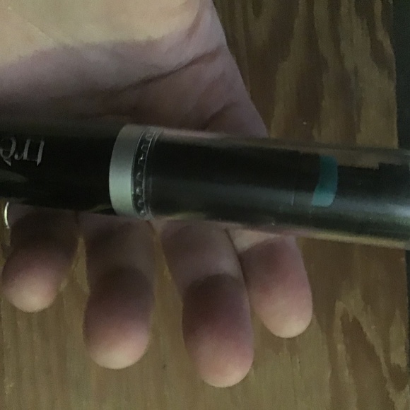 Trestique new mascara with built in lash curler - Picture 4 of 6